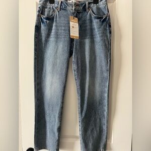 CAbi Frost Wash Harlow Jeans